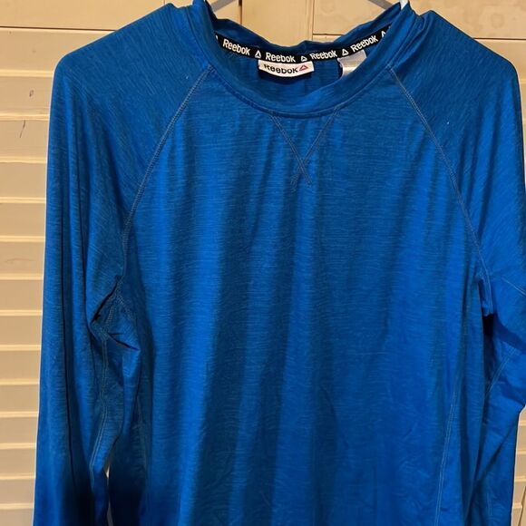 Reebok size medium long sleeve top - Picture 2 of 5